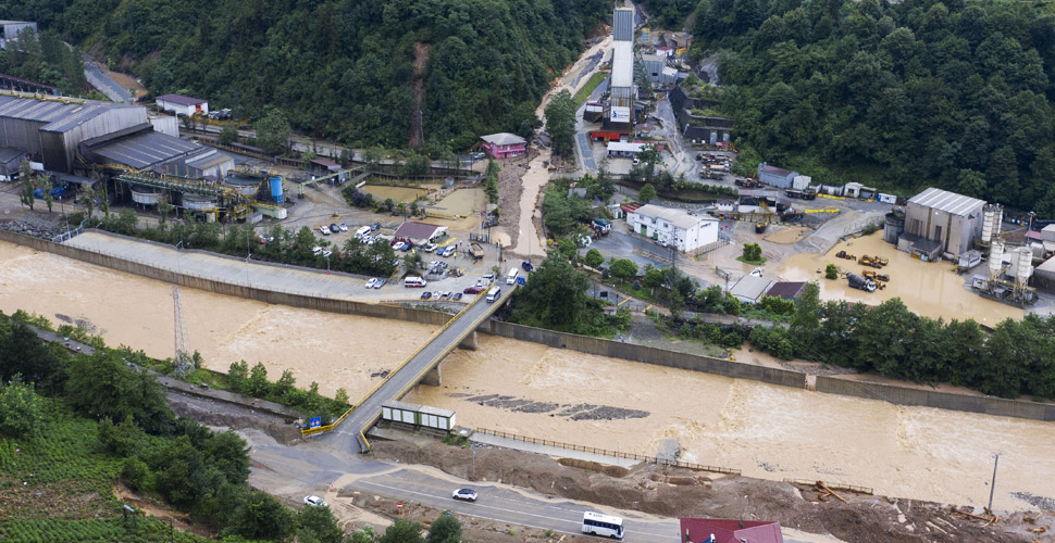 Karadeniz'i vuran yağış batıya ilerliyor