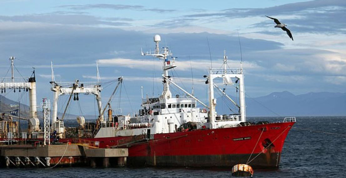 Bir aydan fazla denizde olan Arjantinli balıkçılar koronavirüse yakalandı