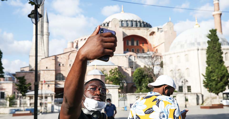 Bakan Ersoy'dan 'Ayasofya' yalanlaması: Lazer ya da ışık hiç gündemimizde olmadı