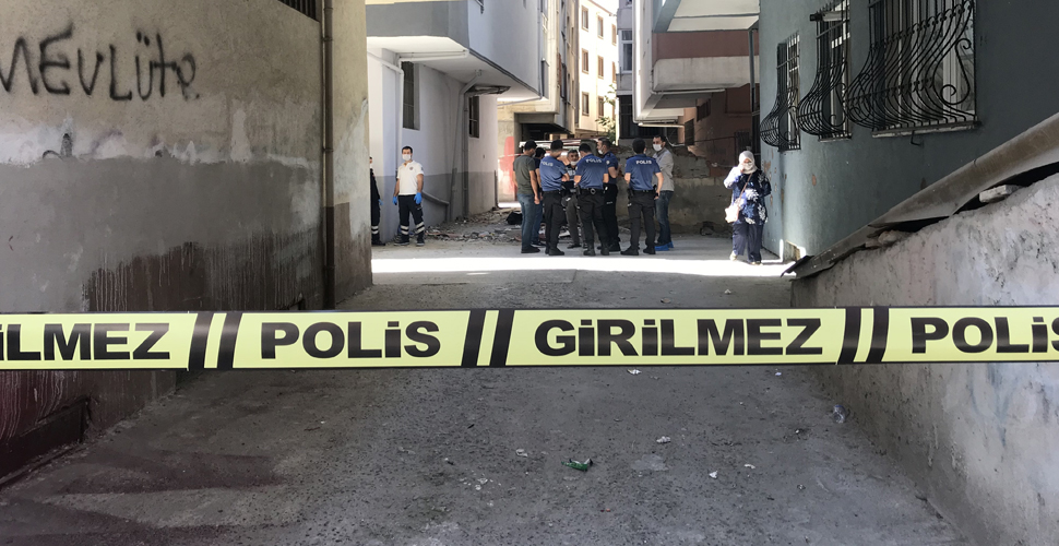 Pendik'te balkondan düşen yaşlı adam öldü