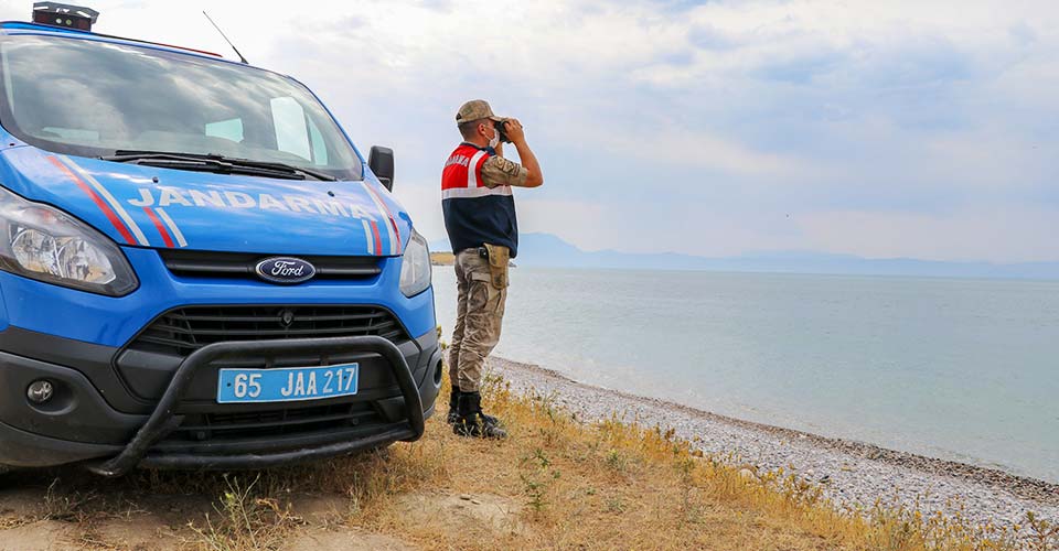 Van Gölü'nde 33 kişinin cansız bedenine ulaşıldı