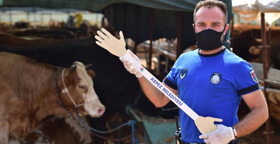 Antalya'da kurban pazarları için 'pazarlık kiti' dağıtılacak