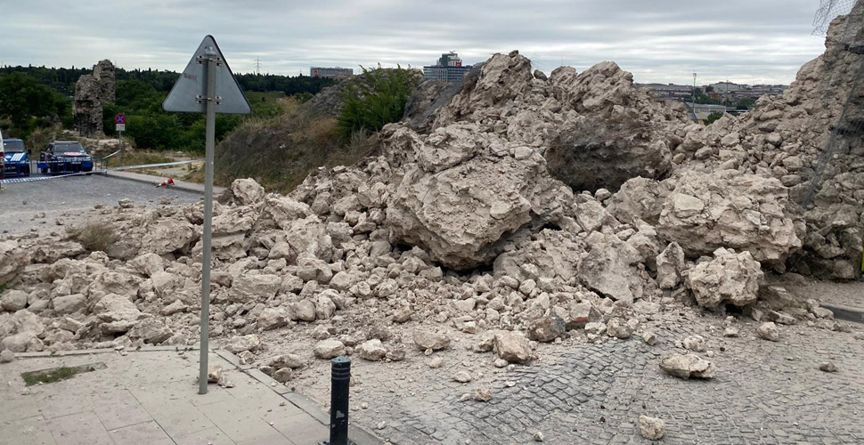 İstanbul’da utandıran ihmal! Sulukule’nin tarihi surları yıkıldı