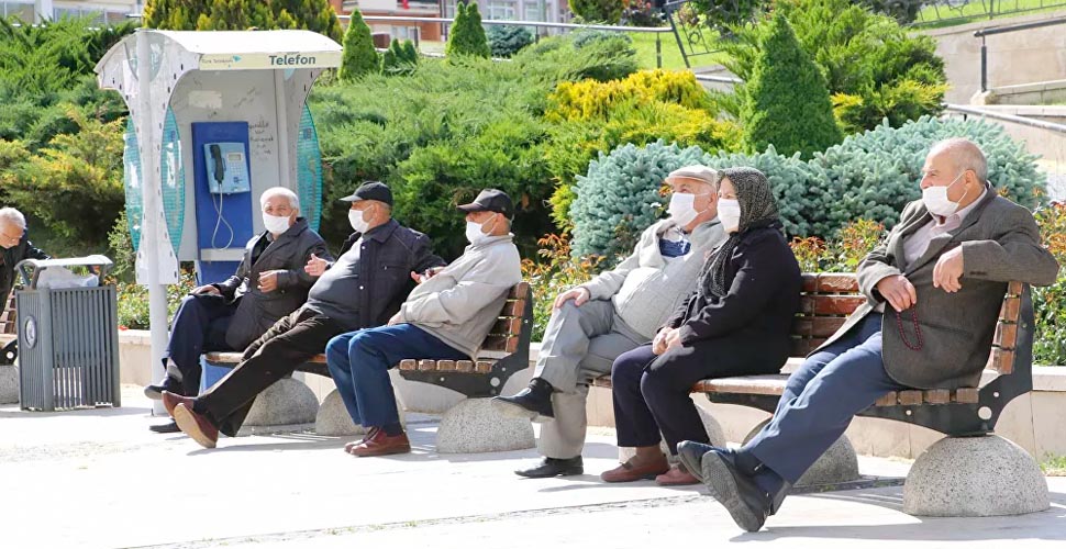 Van Valisi Bilmez: 50 yaş üstü pozitif çıkma oranı artıyor
