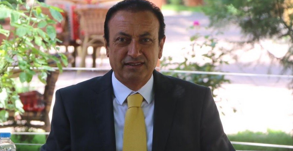 AK Parti Bingöl İl Başkanı Mehmet Hanefi Güler ağaçtan düşerek kaburgalarını kırdı