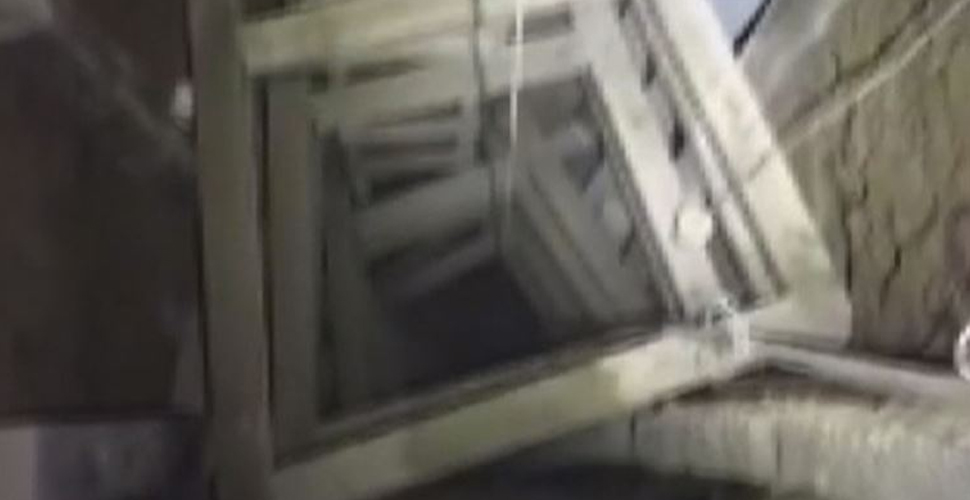 Define için evin salonunu 21 metre kazdılar