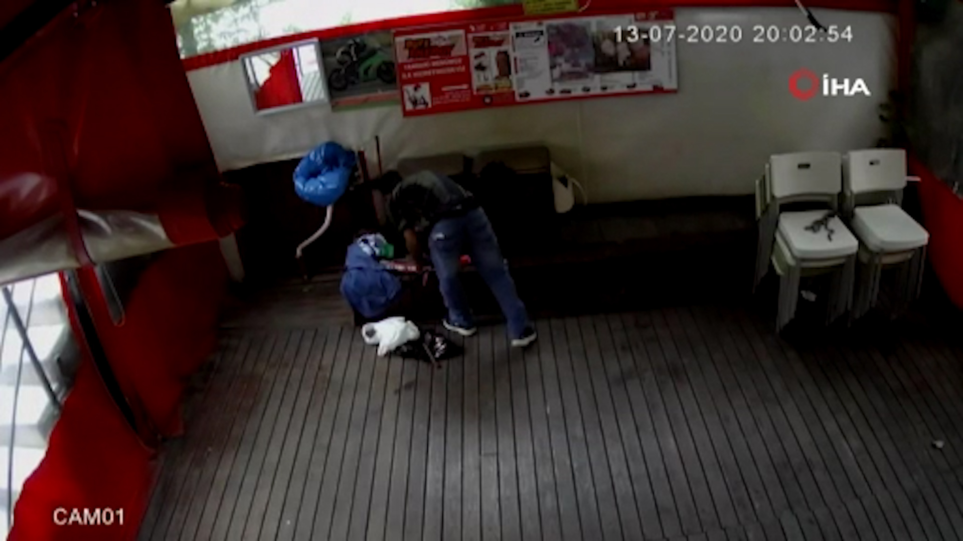 İstanbul'un göbeğindeki büfeye hırsız dadandı