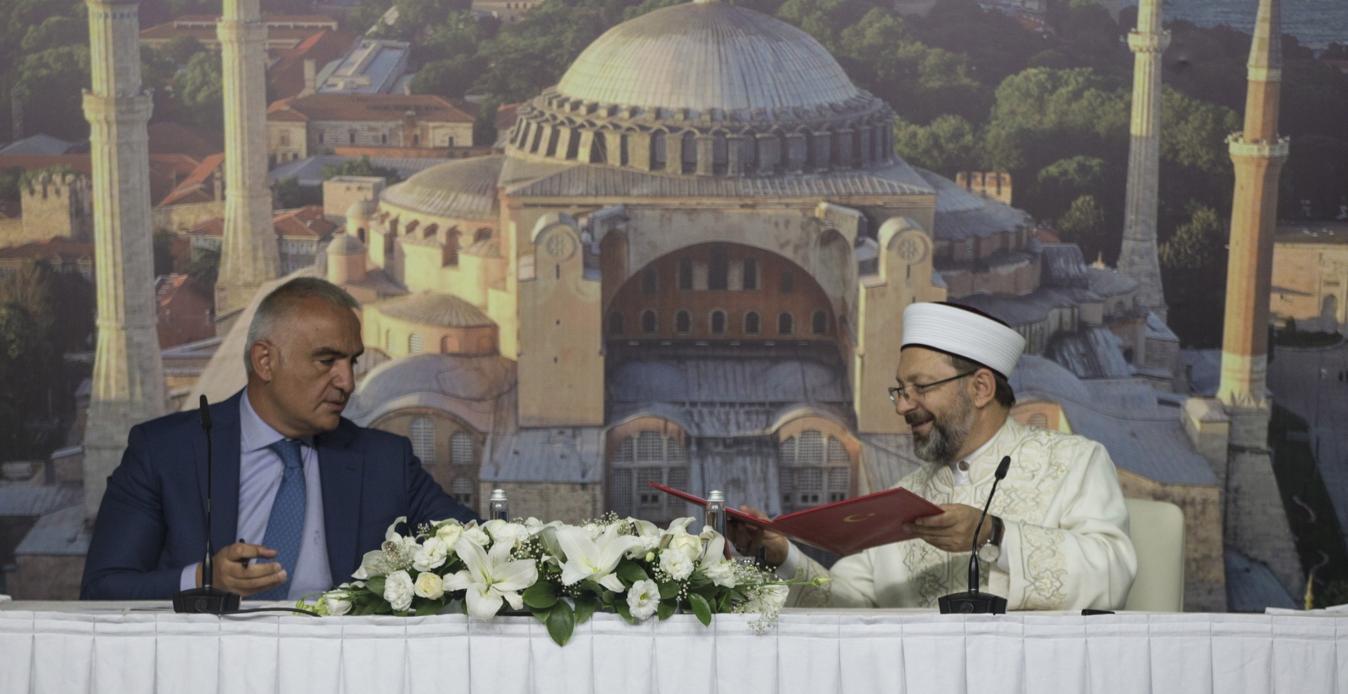 Kültür ve Turizm Bakanlığı ile Diyanet İşleri Başkanlığı arasında "Ayasofya" protokolü imzalandı