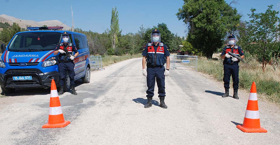 Burdur'da köy düğünü Kovid-19 vakalarını patlattı