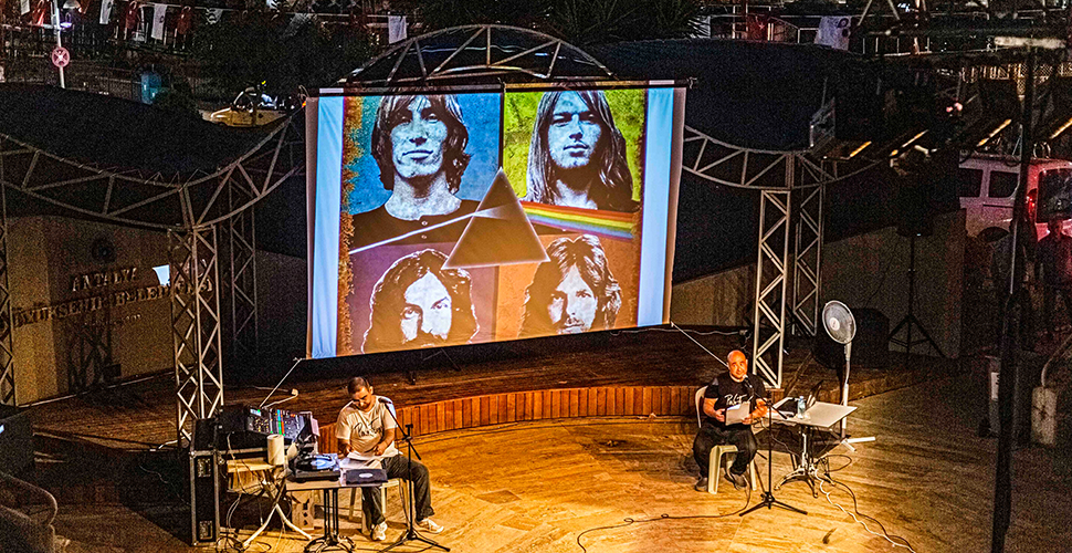 Antalya'da Amfi tiyatrodan canlı radyo programı ile müzik keyfi