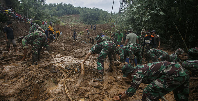 Nepal'de toprak kayması: 8 ölü