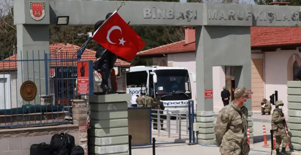 Burdur'da kışlada Kovid-19 alarmı: Karantinadaki asker sayısı  449'a yükseldi