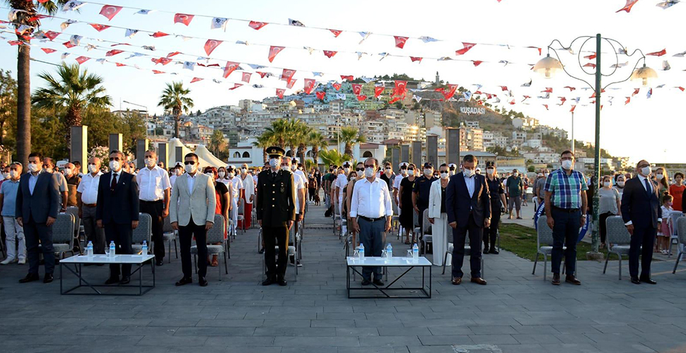 Kuşadası'nda 15 Temmuz Demokrasi ve Milli Birlik Günü nedeniyle etkinlikler düzenlendi
