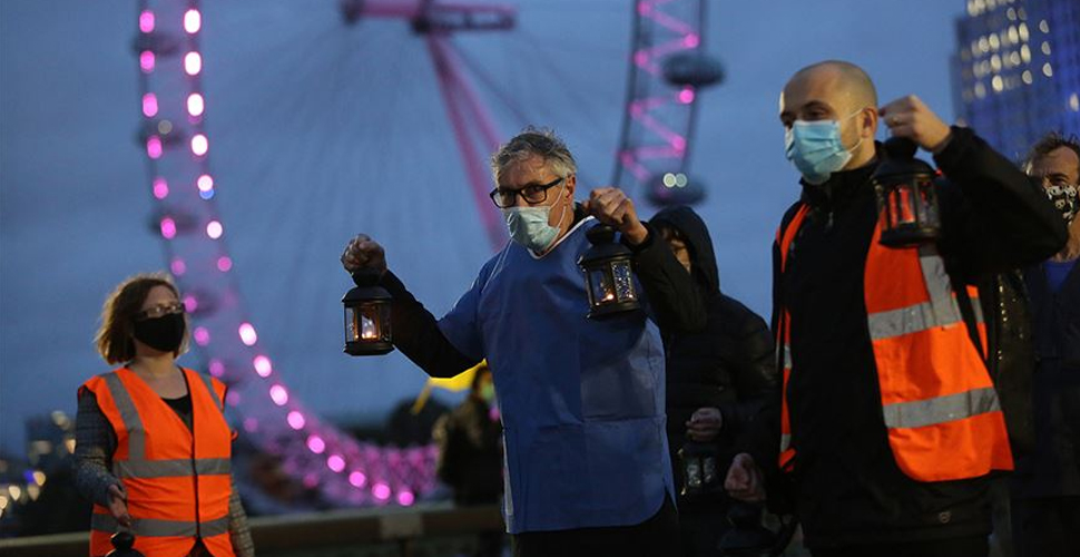 İngiltere'de koronavirüs nedeniyle son 24 saatte 66 kişi öldü