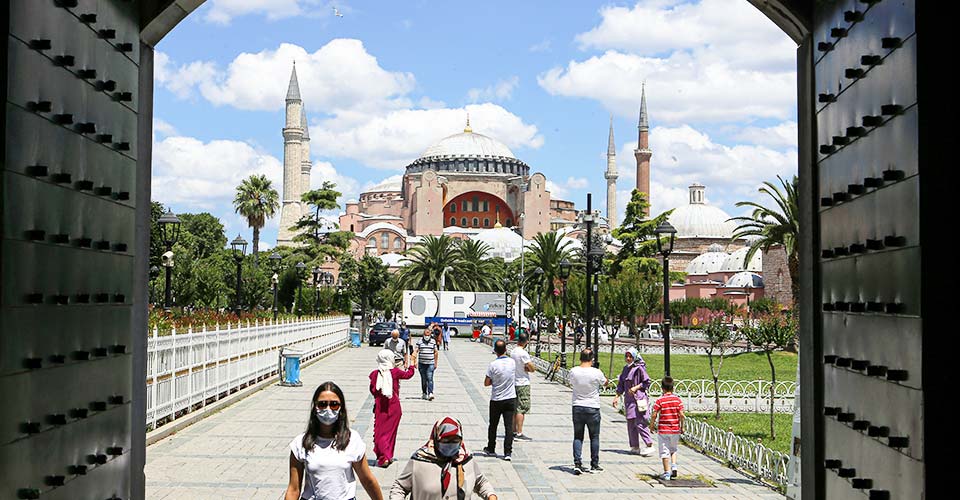 Peskov: Ayasofya biletleri oldukça pahalıydı, artık ücretsiz girilecek