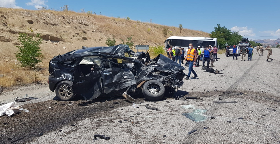 Tunceli'de feci kaza! Çok sayıda ölü ve yaralı var