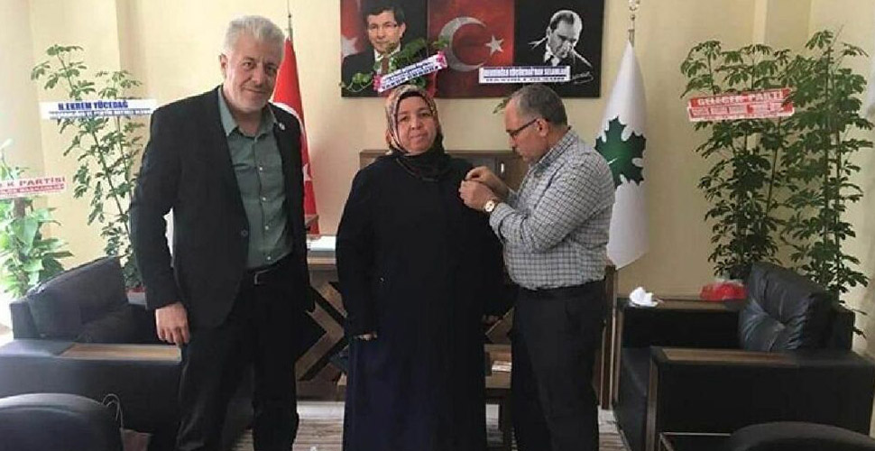 AK Parti'den istifa eden 15 kişi Gelecek Partisi'ne geçti