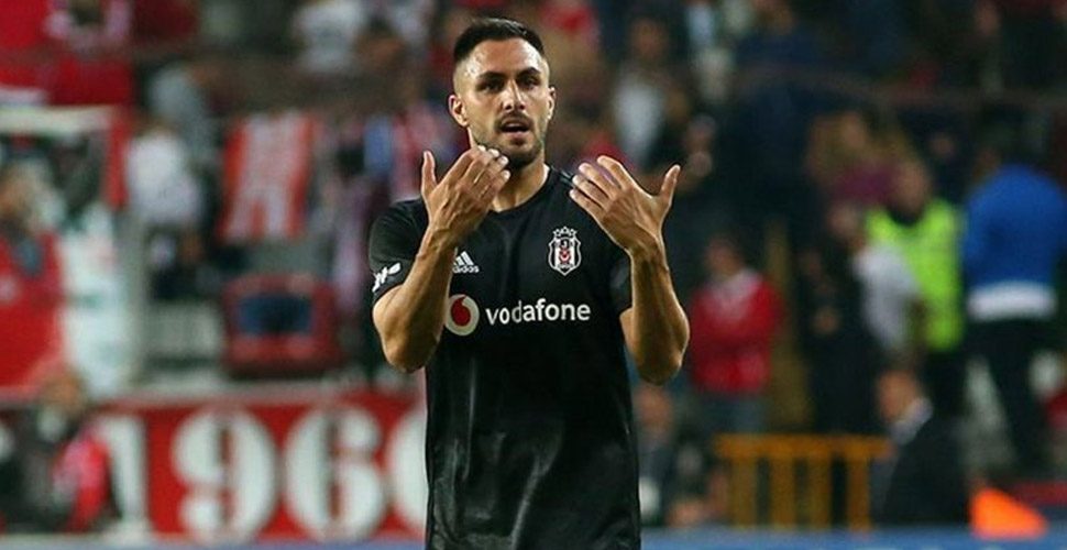 Beşiktaş'tan ayrılan Victor Ruiz: Pandemi öncesi 4 ay maaş alamadım