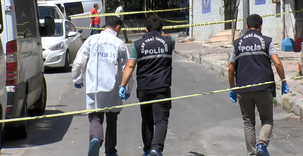 Bağcılar'da polise silahlı saldırı: Bir polis şehit, bir polis yaralı