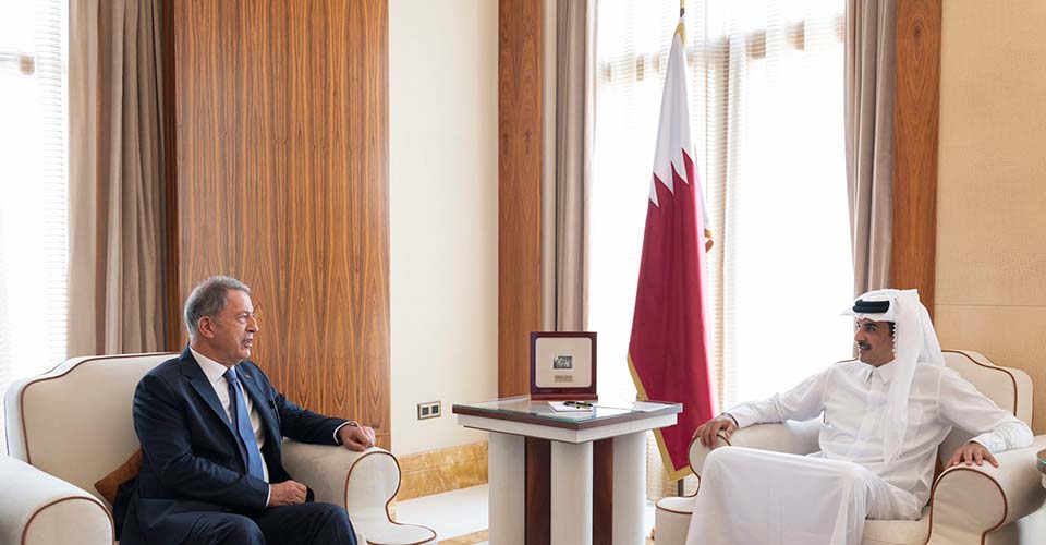 Katar Emiri ile Bakan Akar görüştü