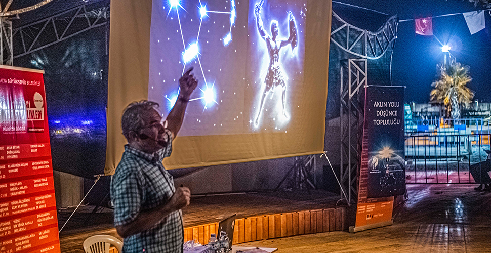 Antalya Büyükşehir Belediyesi 'Yıldızların Altında Bilim Söyleşileri' gerçekleştirdi