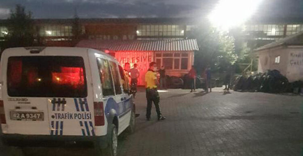 Düğünden önce kızıyla gezmesini istemediği damadını vurdu