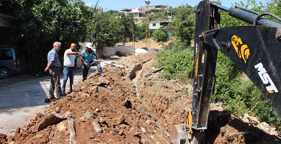 Hatay Altınözü'nde eski atık su hatları revize ediliyor