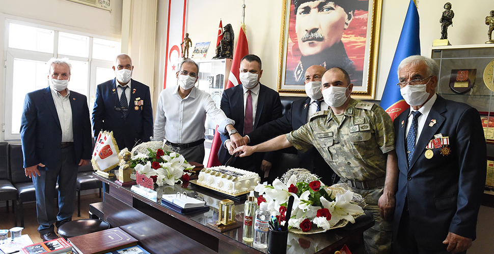 Tarsus'ta Kıbrıs Barış Harekatı'na katılan gaziler ziyaret edildi