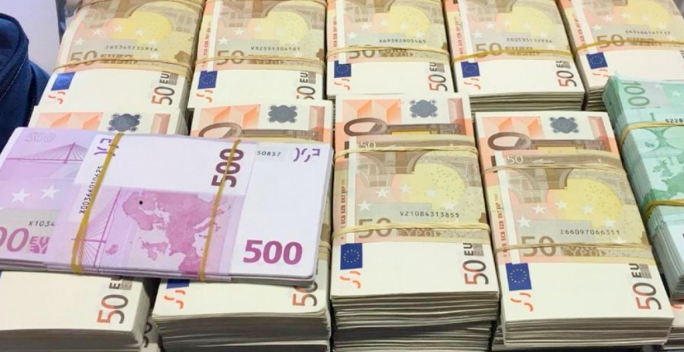 AB liderleri koronavirüsle mücadele anlaşmasını sonunda kabul etti