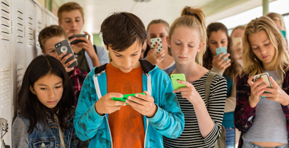 Sosyal medya düzenlemesi nedir? AK Parti'nin sosyal medya yasasıyla neler değişecek?