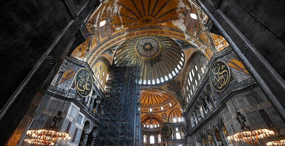 Ayasofya'da 1 dakikada açılıp kapanan perde kullanılacak