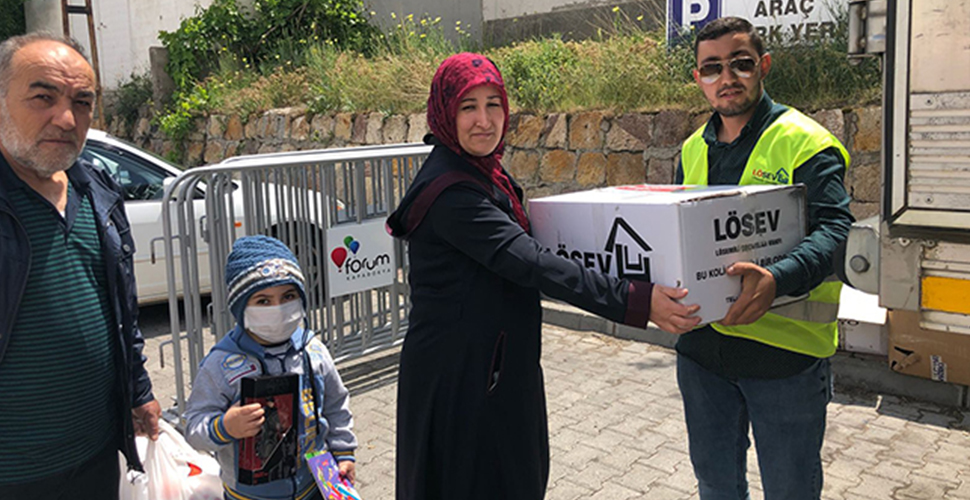 LÖSEV'in et ürünleri yardımı İstanbul'da devam ediyor