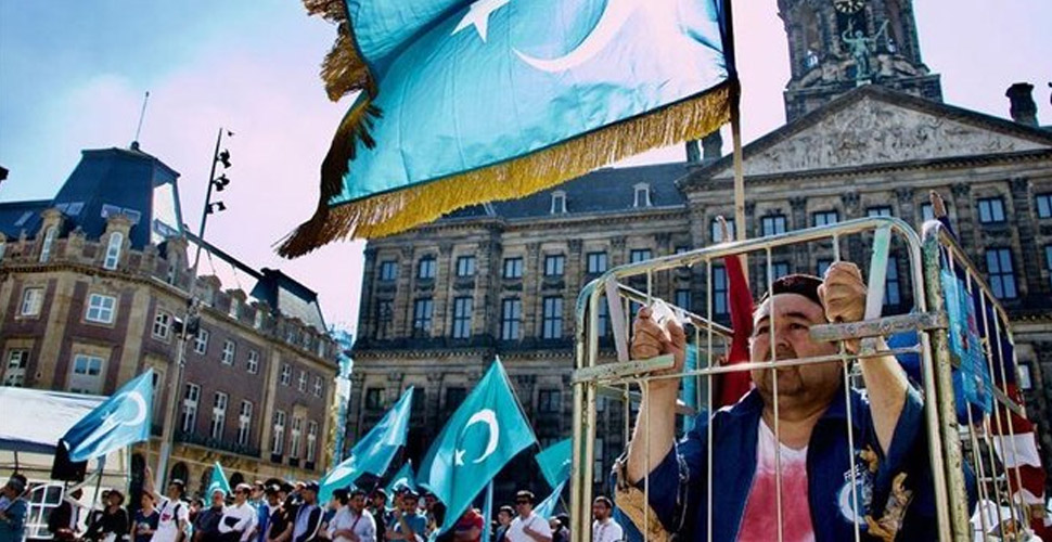 Guardian: 'Model vatandaş' olan Uygurlar da Çin'in toplama kamplarından kurtulamıyor