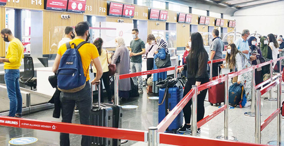 Fransa, 16 ülkeden gelecek yolculara koronavirüs testini zorunlu kıldı