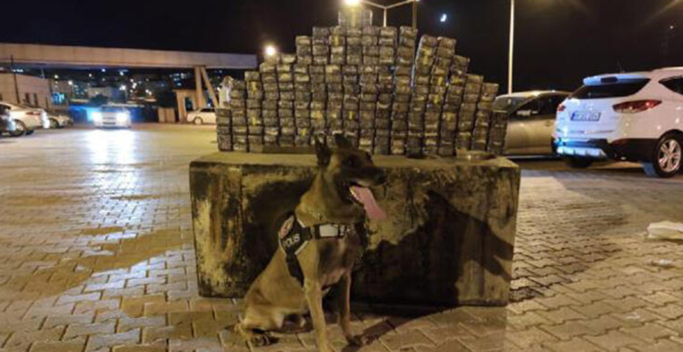 Minibüsün yakıt deposunda 104 kilo eroin ele geçirildi