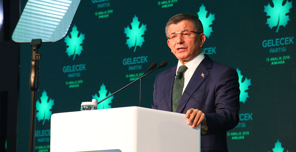 Gelecek Partisi lideri Davutoğlu'ndan sosyal medya yasasına tepki: Özgür düşünceden korkuyorsunuz