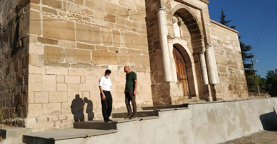 700 yıllık Eğret Kervansarayı'na 'korsan' restorasyon!