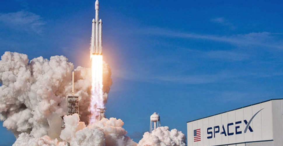 SpaceX'in roketi 'sonunda sıçrama ve iniş’ testini geçti