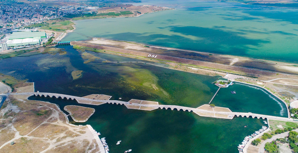 Büyükçekmece Gölü'nde su seviyesi düşüyor