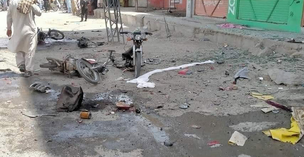 Pakistan'da bombalı saldırı: 5 ölü