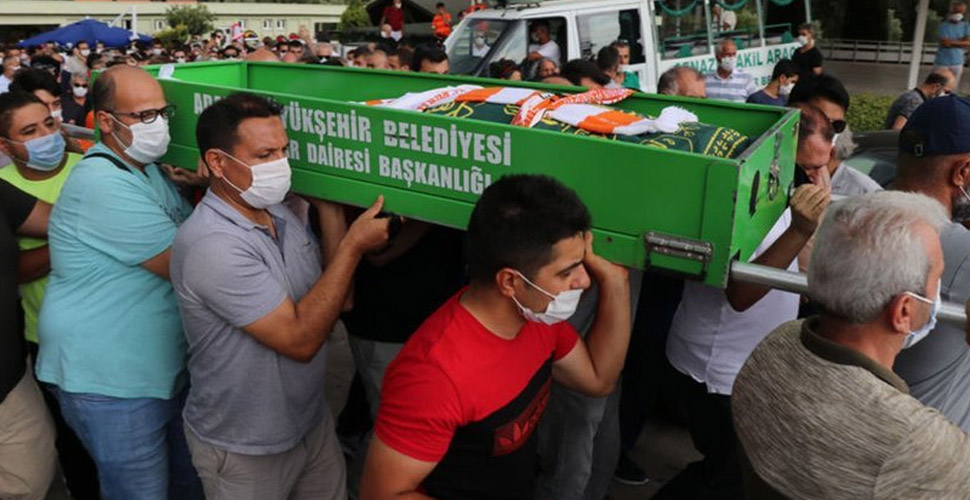 Spor spikeri Emre Gönlüşen Adana'da son yolculuğuna uğurlandı