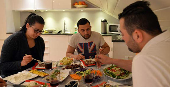 Norveç'in Tromso şehrinde yaşayan Türk aile 22 saat oruç tutuyor