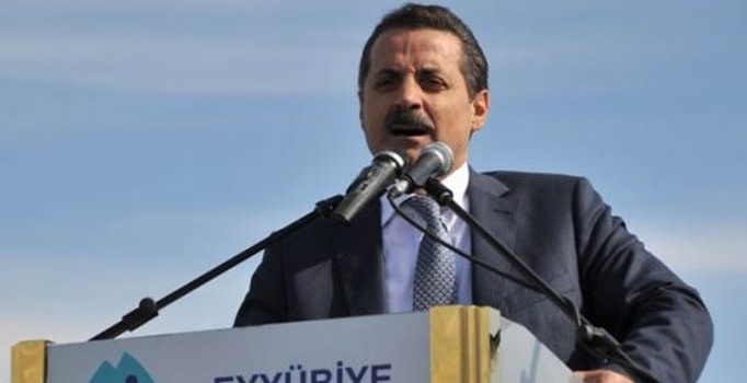 Faruk Çelik hem bakanlığı hem de siyaseti bırakıyor