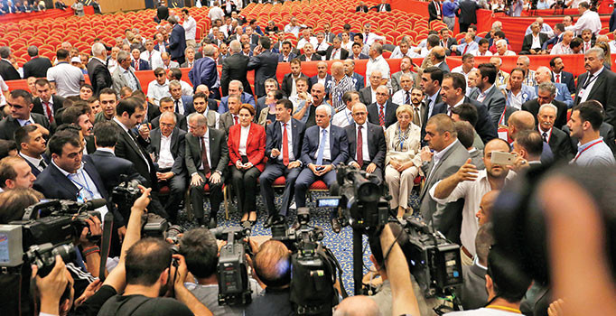 YSK ‘seçim olmaz’ dedi MHP’de işler başa döndü