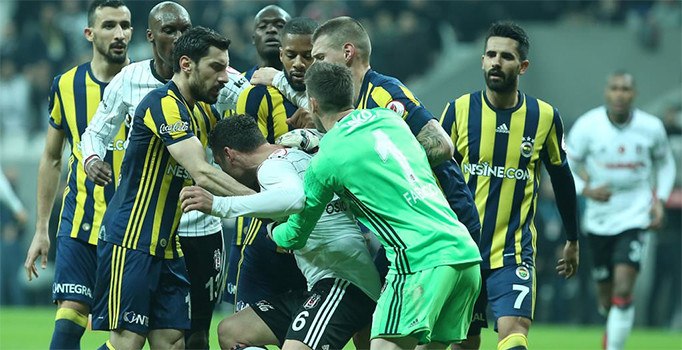 Beşiktaş-Fenerbahçe caps'leri