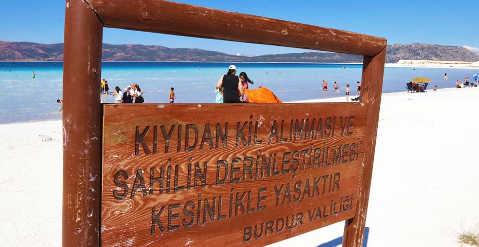 Salda Gölü'nden kil alanlara 392 lira ceza kesilecek