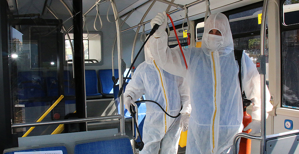 Antalya Büyükşehir Belediyesi hijyenik ve güvenli seyahat için görevde