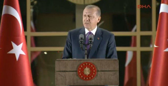 Cumhurbaşkanı Erdoğan'dan şehit ailelerine başsağlığı mesajı