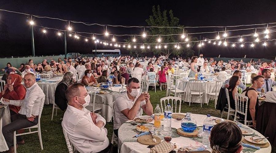 Hangi ilde düğünler yasaklandı? Düğünler 1 saat mi olacak? Nişan, sünnet ve kına gecesinin yasak olduğu iller