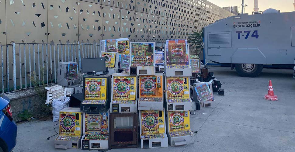 İstanbul'da 36 adreste 50 kumar makinesi ele geçirildi